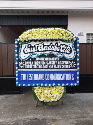 Papan Bunga Duka di Legok Kaler